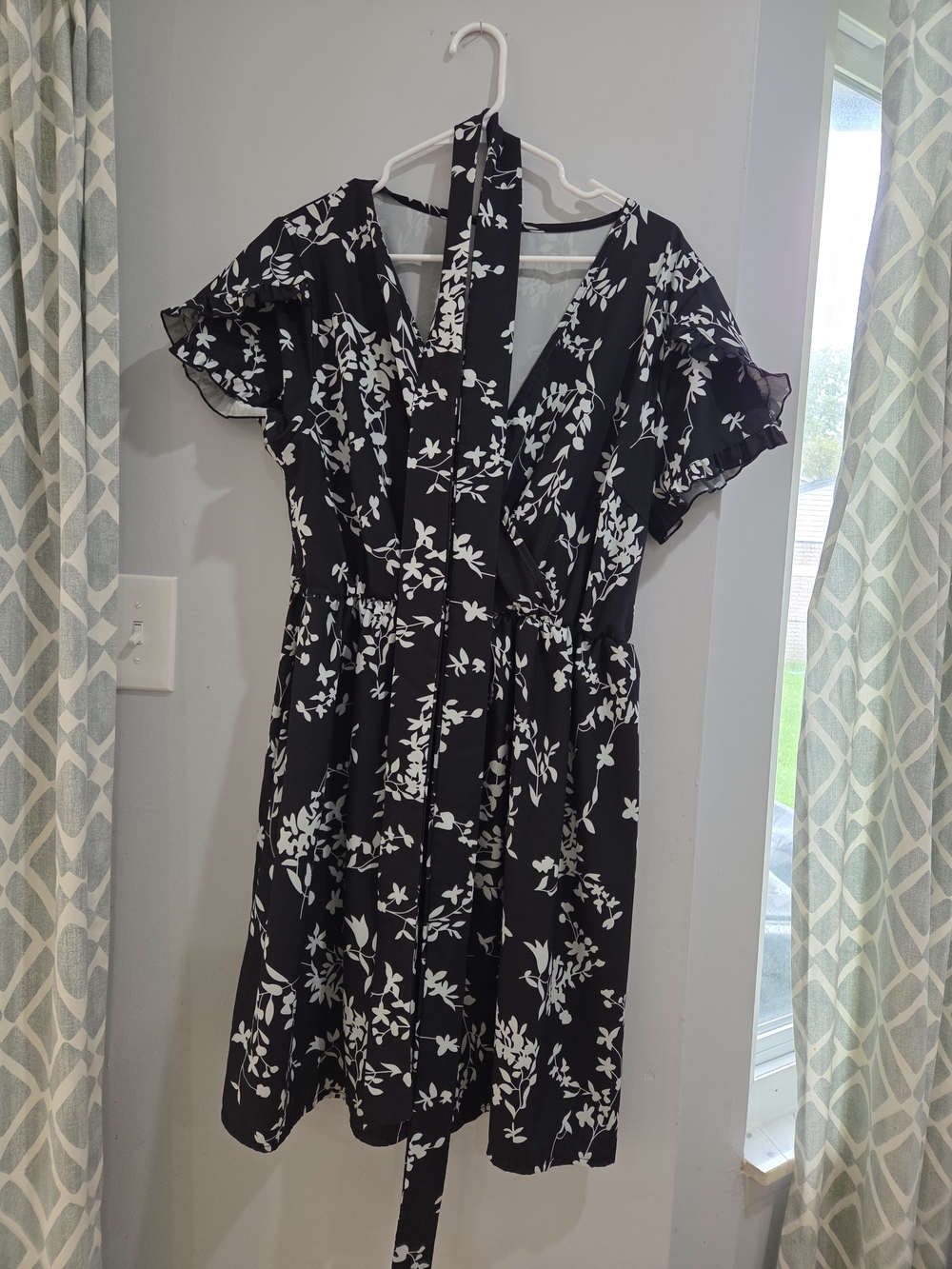 Black & White Floral V-Neck Women's Dress